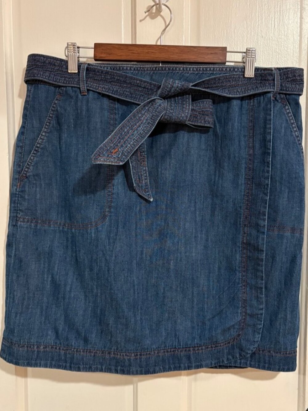 Skirt - Picture 1 of 2